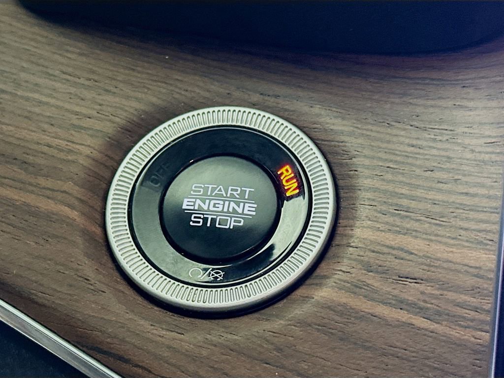 Certified 2025 Jeep Grand Cherokee Summit image 23