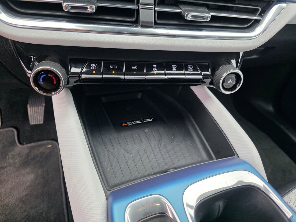 Certified 2025 Chevrolet Equinox EV LT image 17