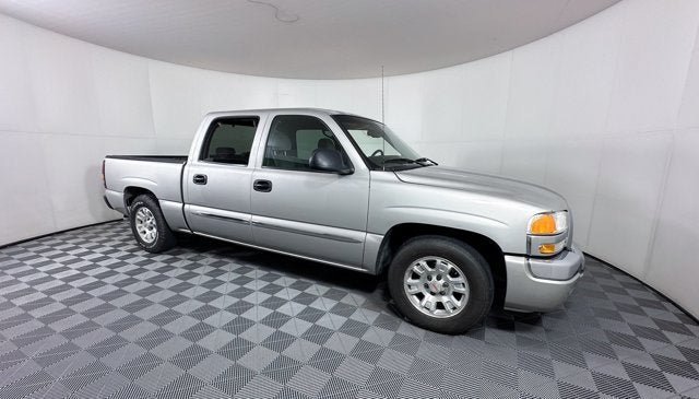 Used 2007 GMC Sierra 1500 SLE w/ Crew Cab Value Package RWD image 1