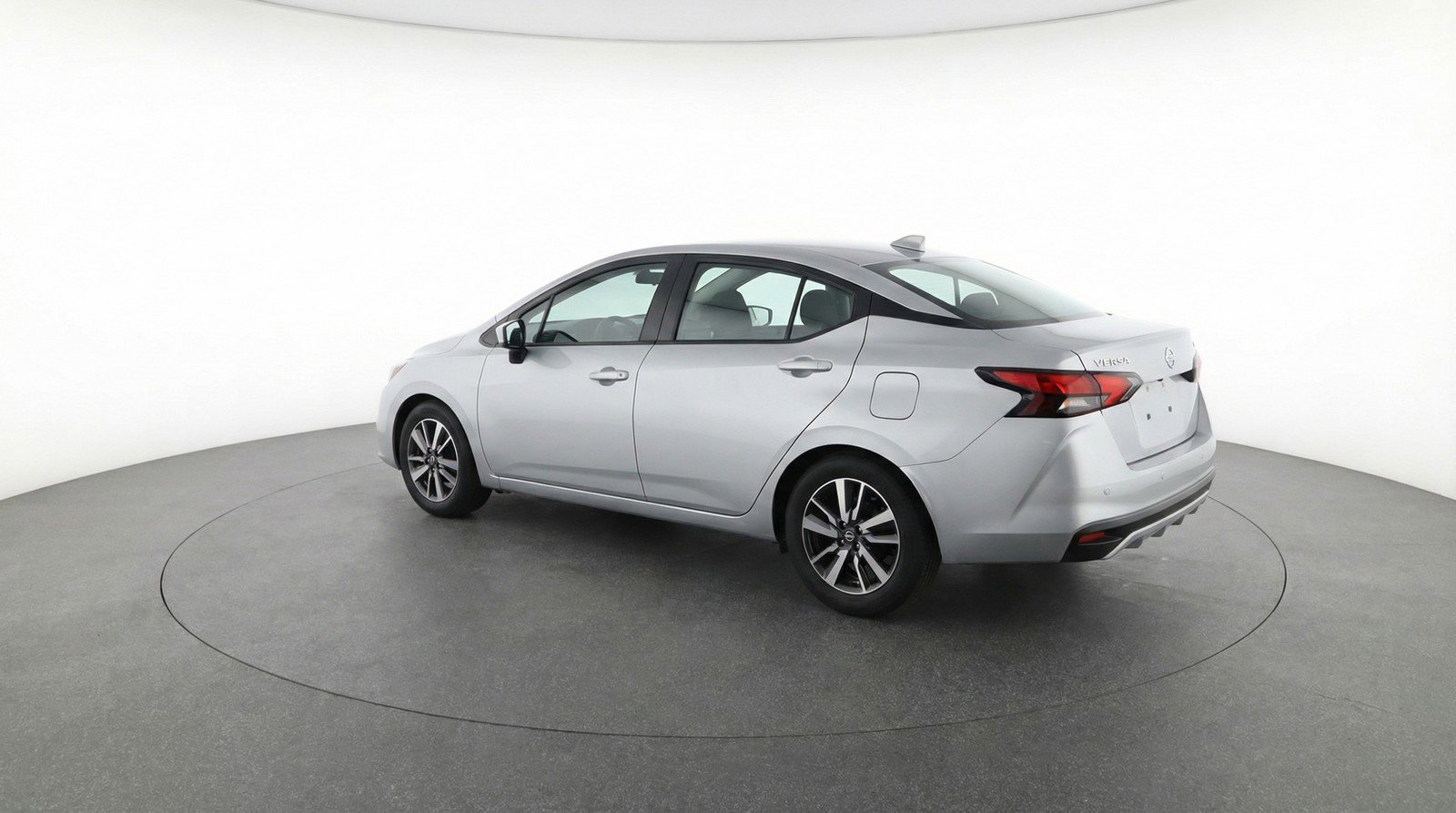 Used 2025 Nissan Versa SV image 6