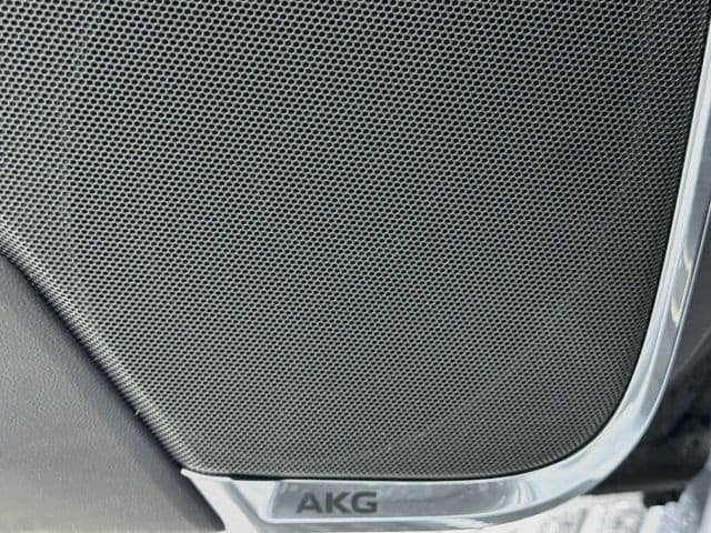 Used 2026 Cadillac Escalade ESV Platinum Sport w/ LPO, Floor Liner Package AWD/4WD image 19