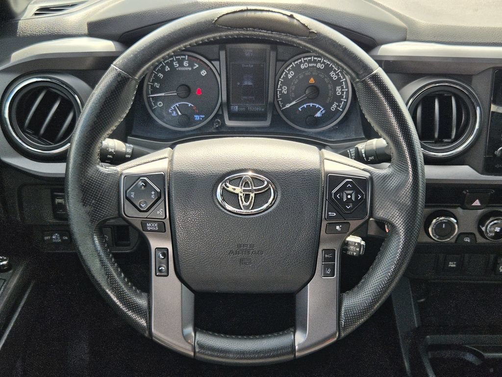 Used 2018 Toyota Tacoma TRD Off-Road AWD/4WD image 14
