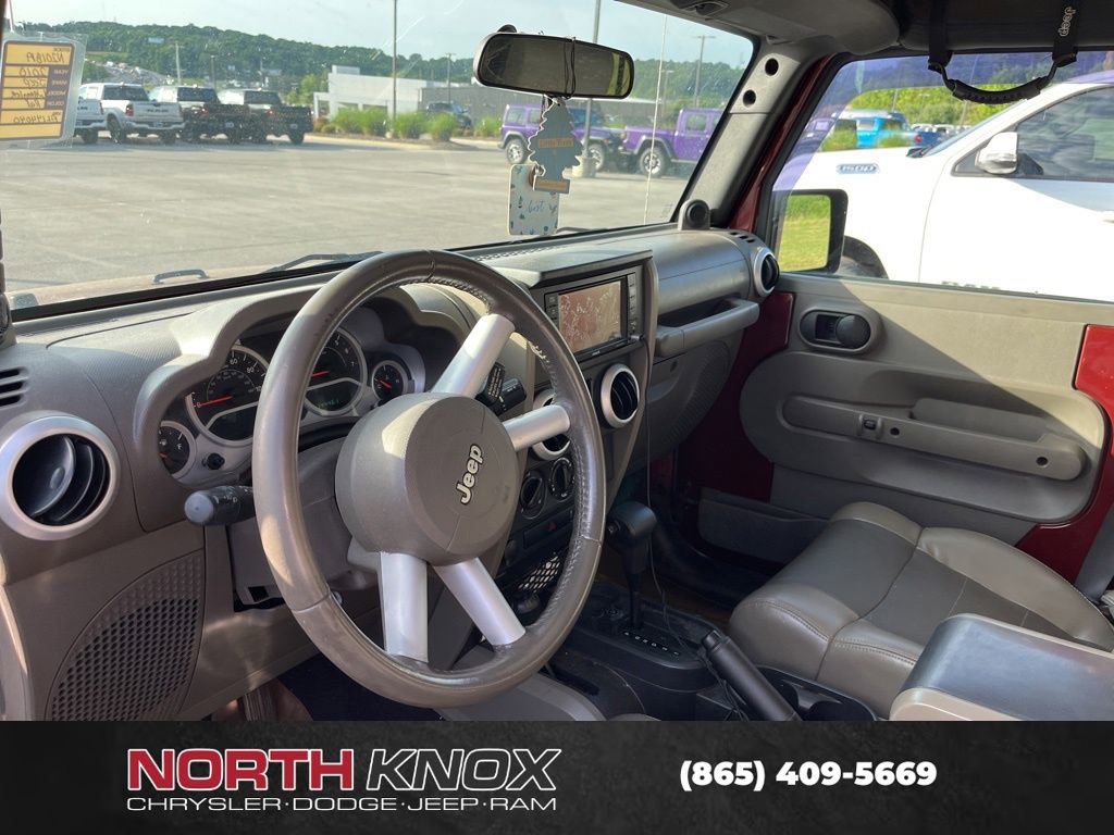 Used 2010 Jeep Wrangler Unlimited Sahara w/ Dual Top Group AWD/4WD image 5