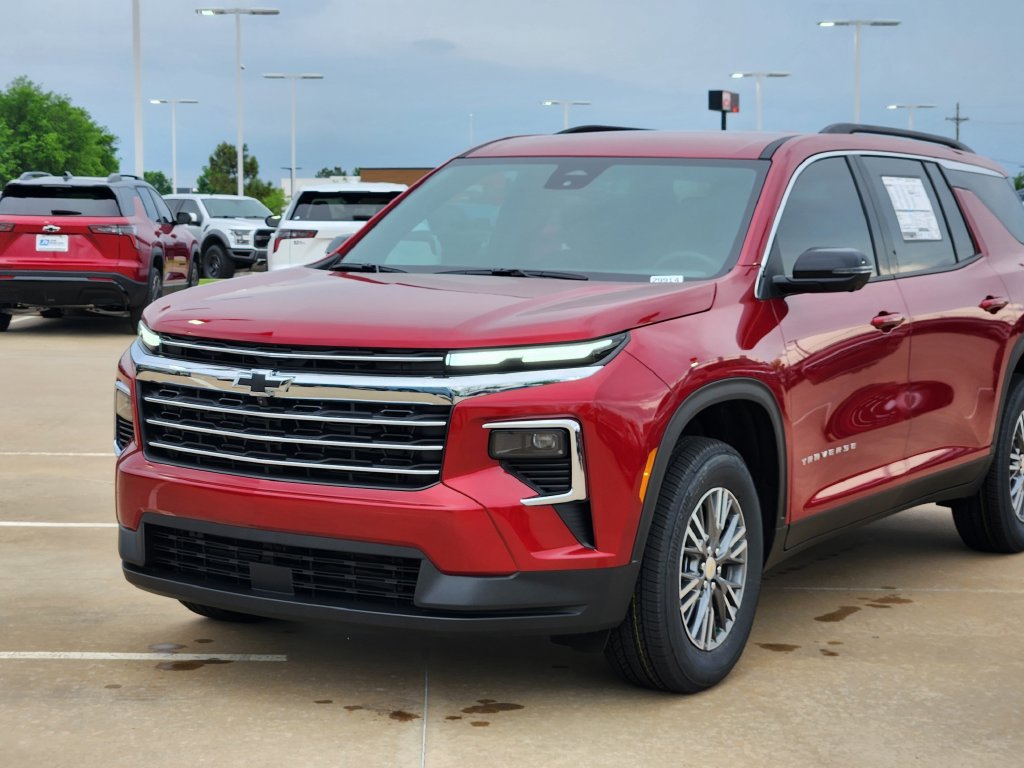 New 2026 Chevrolet Traverse LT w/ Driver Confidence Package FWD image 2