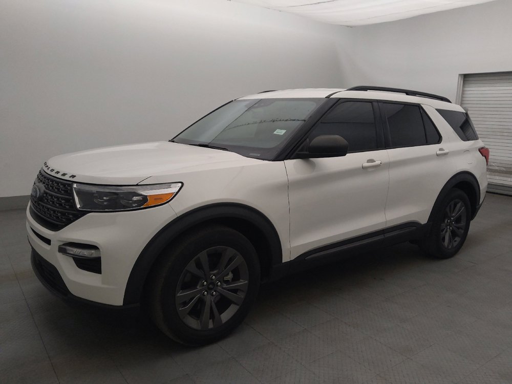 Used 2021 Ford Explorer XLT w/ Equipment Group 202A RWD image 2