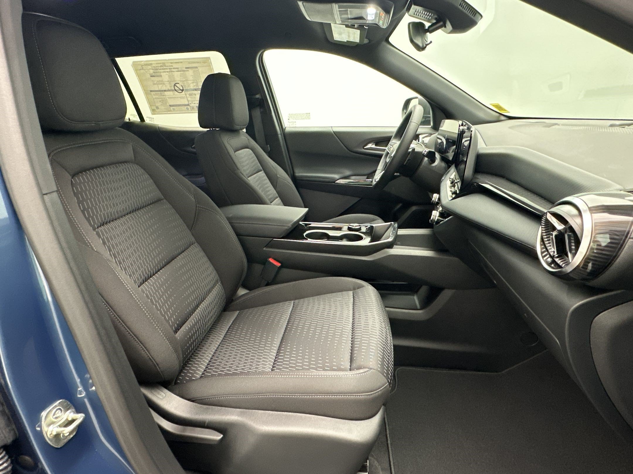 New 2027 Chevrolet Equinox LT AWD/4WD image 25