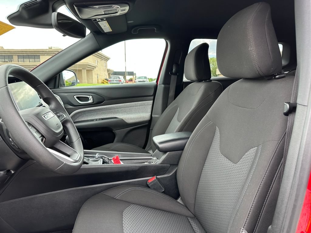 Used 2023 Jeep Compass Sport AWD/4WD image 28