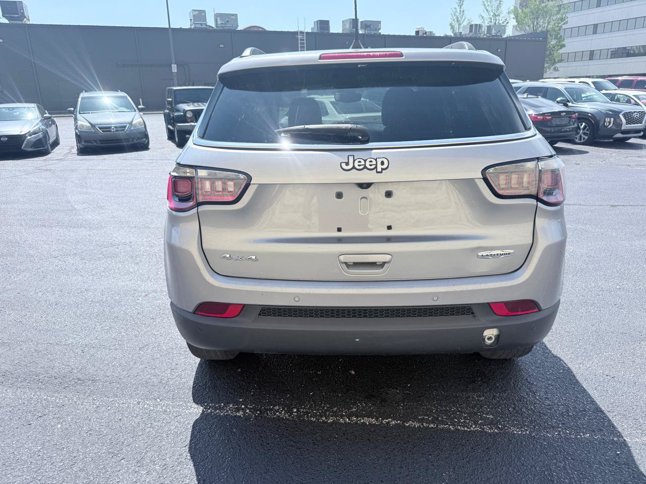 Used 2018 Jeep Compass Latitude w/ Popular Equipment Group AWD/4WD image 4
