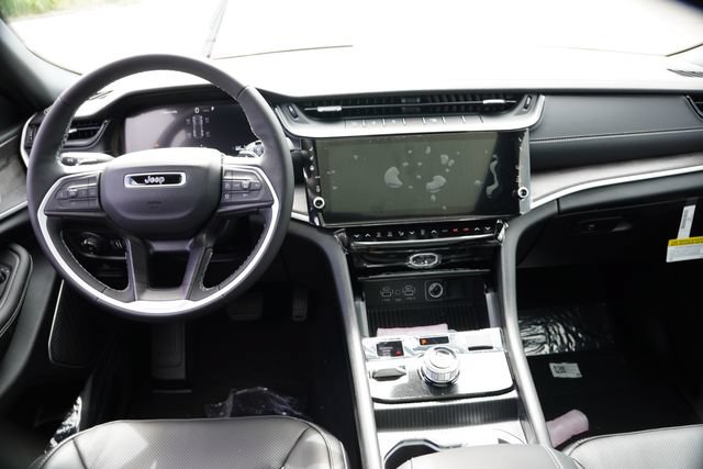 New 2026 Jeep Grand Cherokee Limited AWD/4WD image 14
