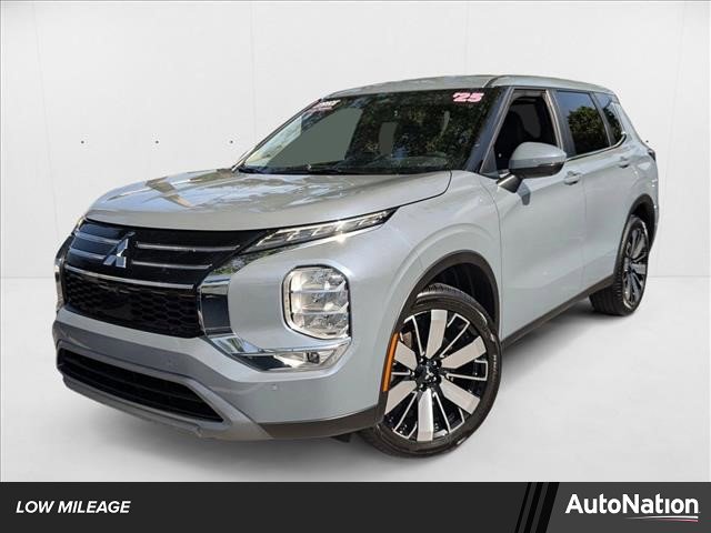 Used 2025 Mitsubishi Outlander SE
