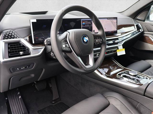 Used 2026 BMW X5 xDrive50e w/ Premium Package AWD/4WD image 3