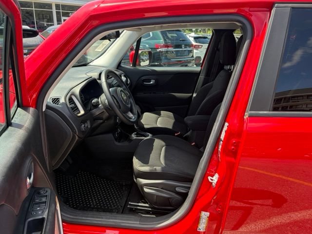 Used 2017 Jeep Renegade Latitude AWD/4WD image 15