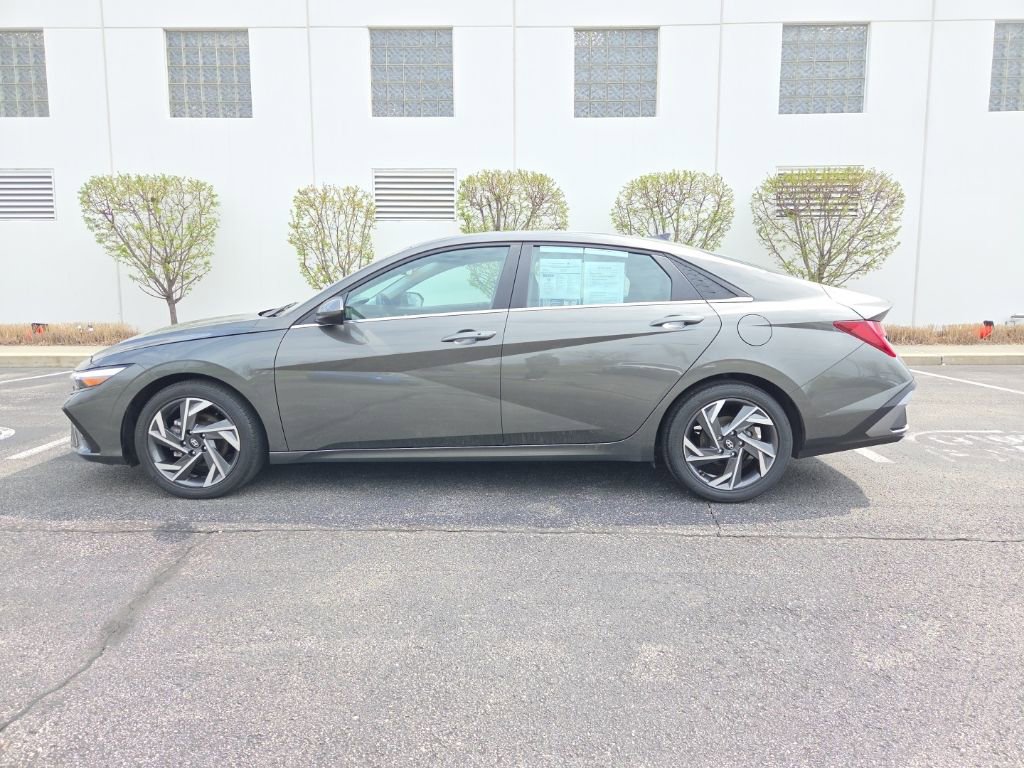 Certified 2024 Hyundai Elantra SEL w/ Convenience Package FWD image 6