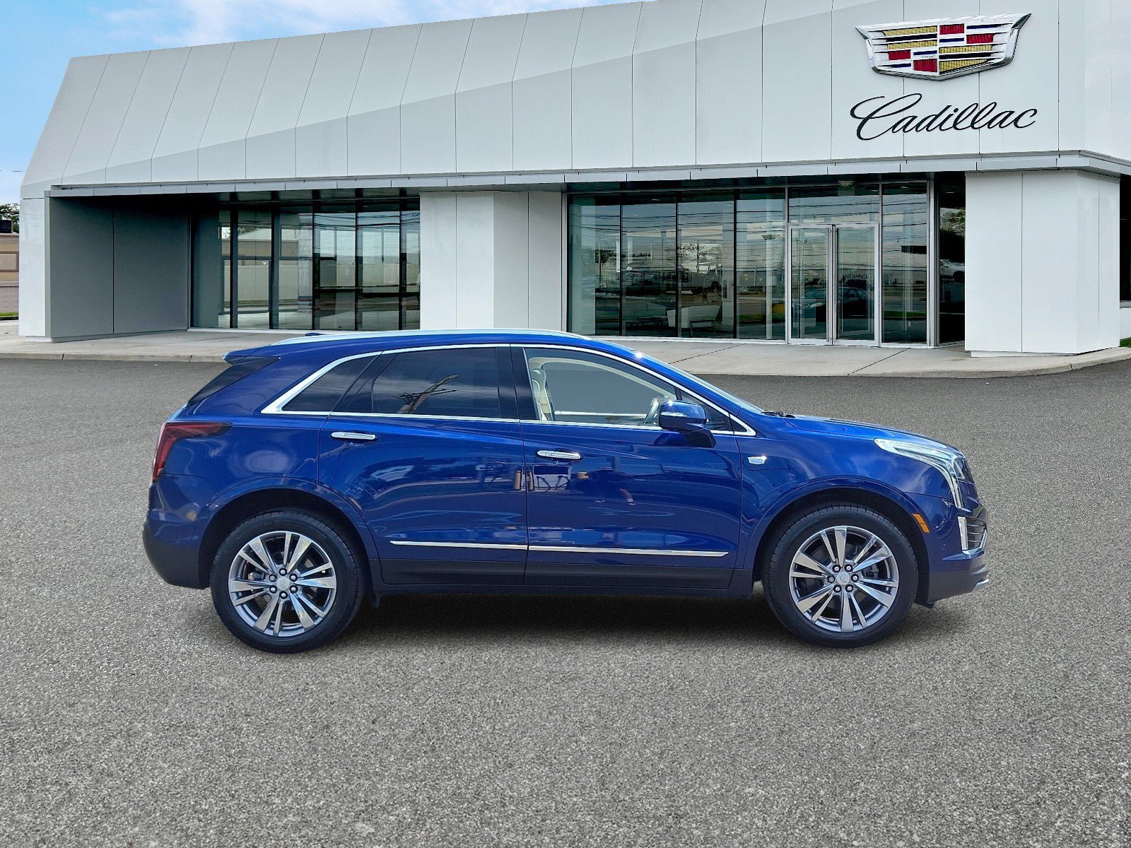 Certified 2023 Cadillac XT5 Premium Luxury w/ Technology Package AWD/4WD image 6