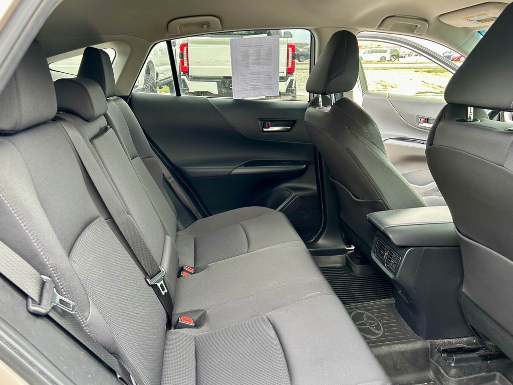 Used 2021 Toyota Venza LE image 14