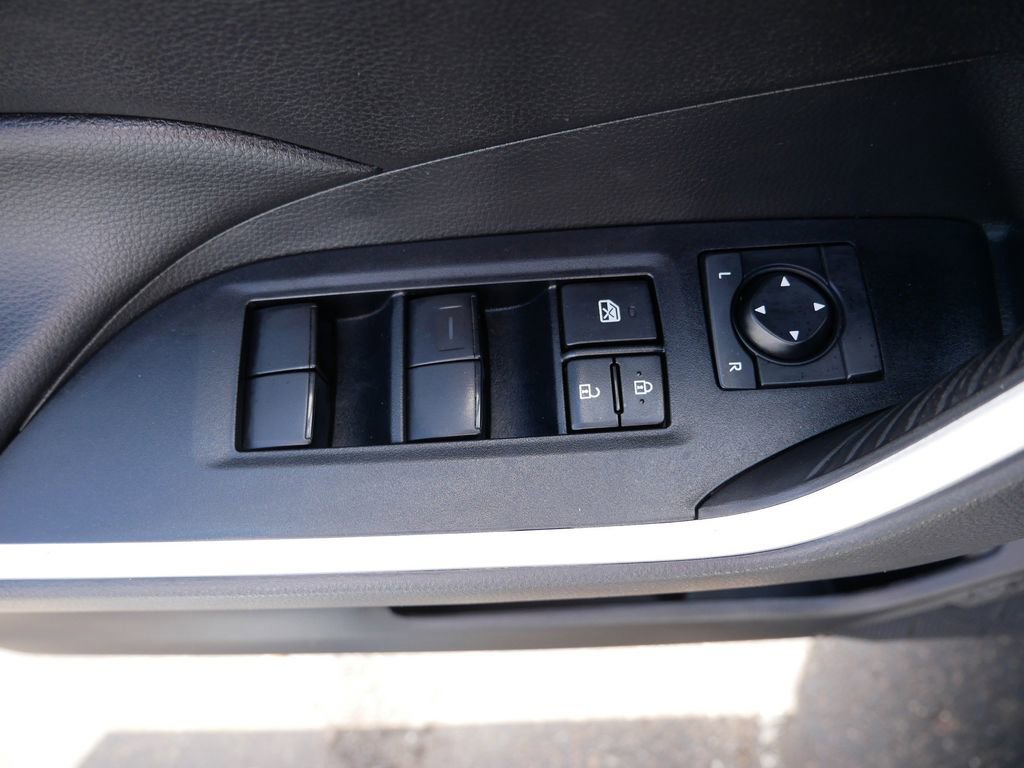 Certified 2022 Toyota RAV4 LE AWD/4WD image 16
