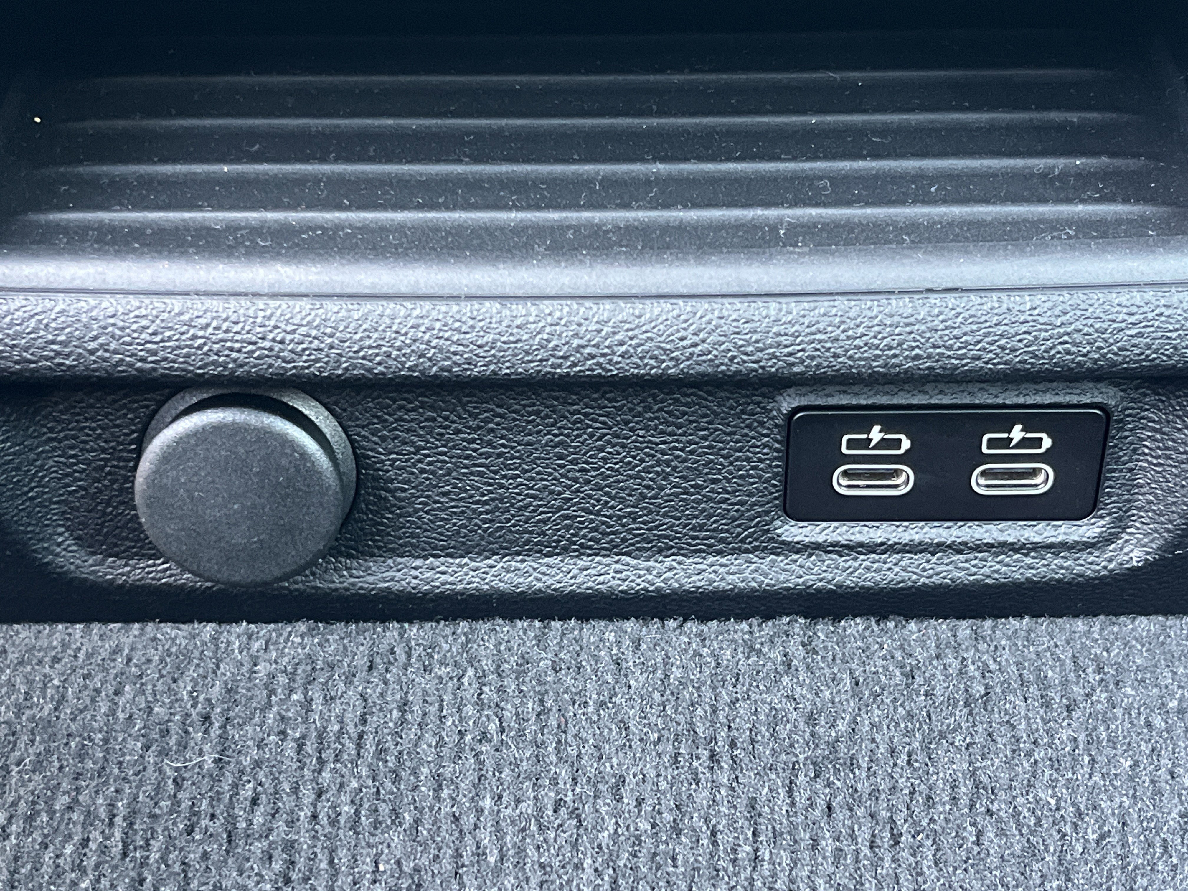 Used 2023 BMW M550i xDrive w/ Executive Package AWD/4WD image 21