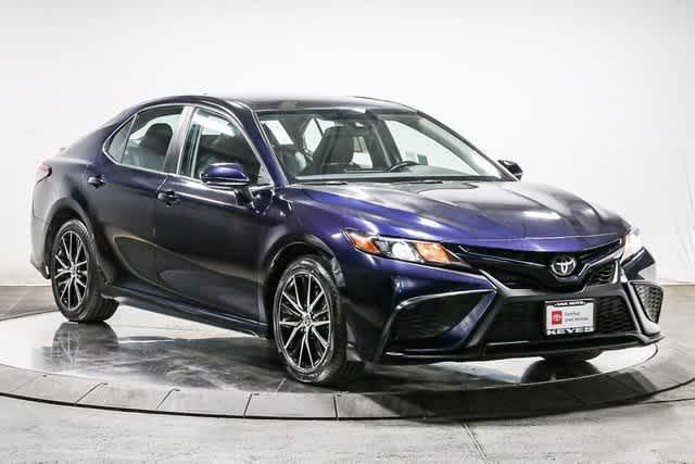 Certified 2022 Toyota Camry SE FWD image 6