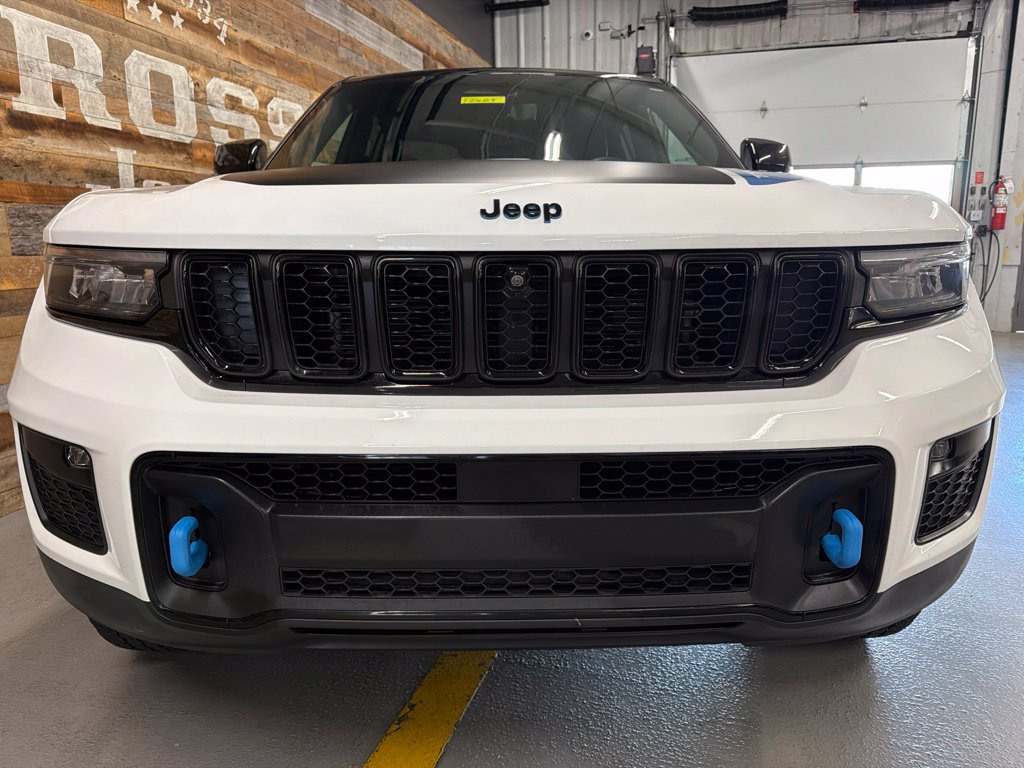 Used 2023 Jeep Grand Cherokee Trailhawk w/ Luxury Tech Group III AWD/4WD image 6