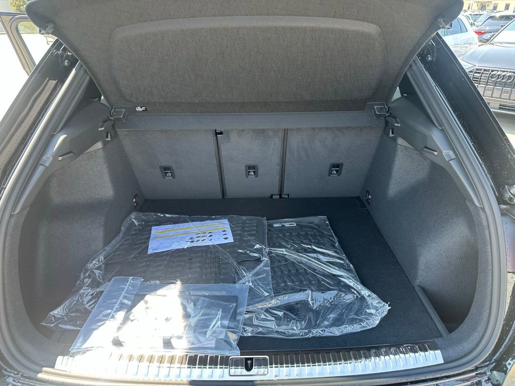 New 2025 Audi Q3 2.0T Premium image 28