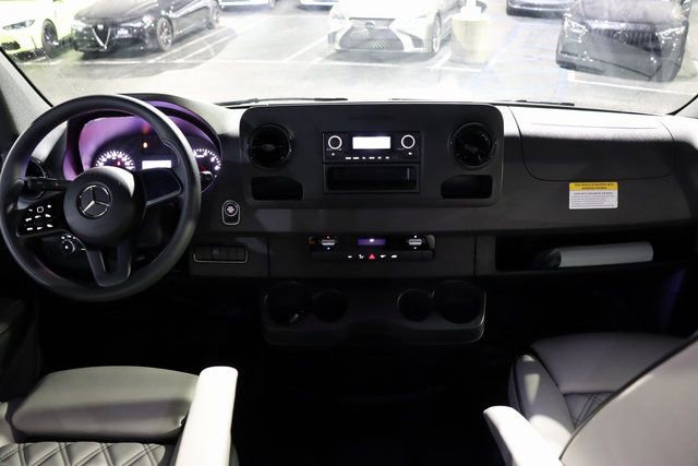 Used 2023 Mercedes-Benz Sprinter 2500 image 16