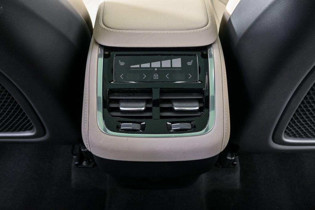 Certified 2025 Volvo XC90 B5 Core w/ Climate Package image 21