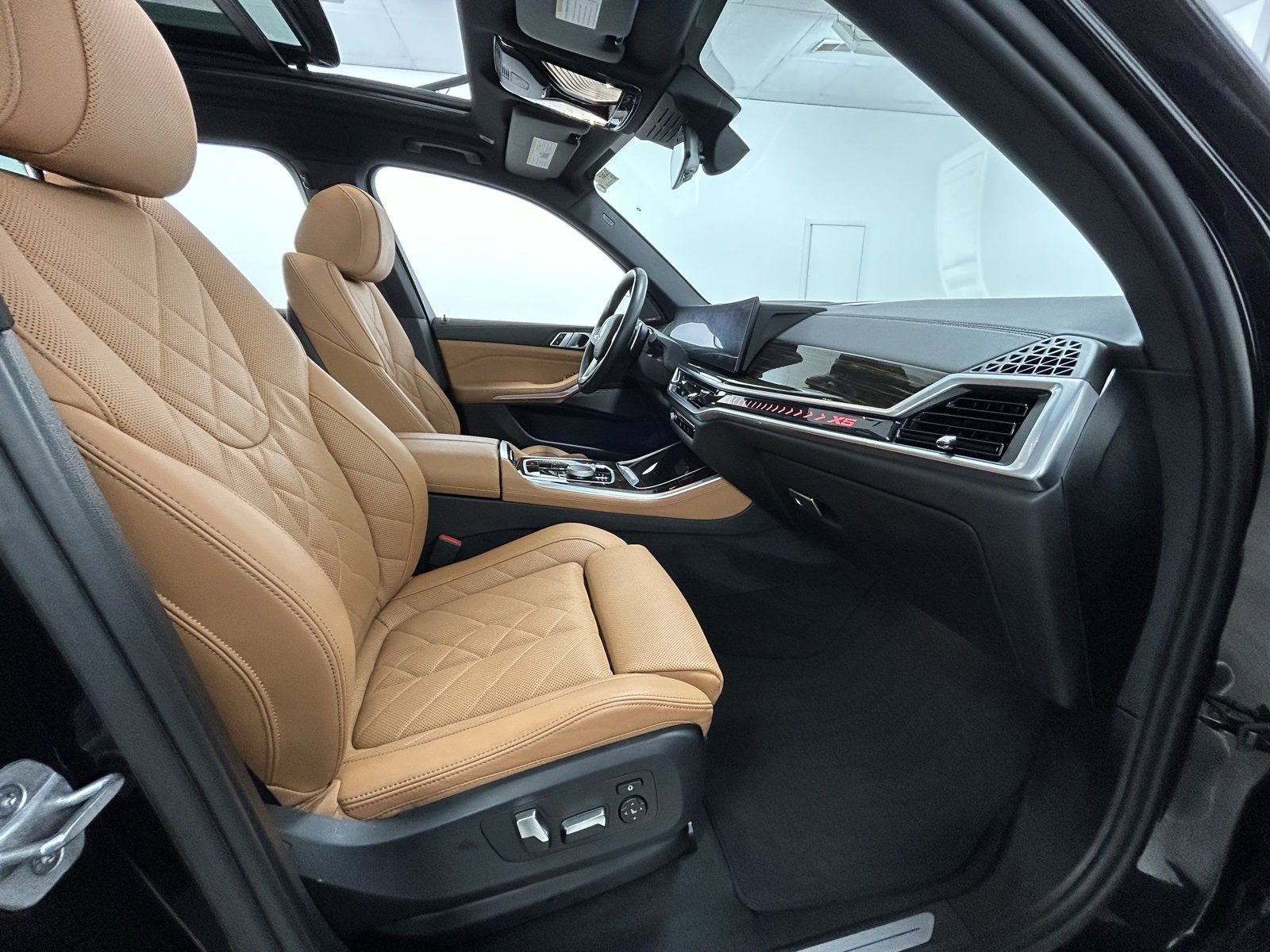 Used 2024 BMW X5 xDrive40i w/ Premium Package image 42