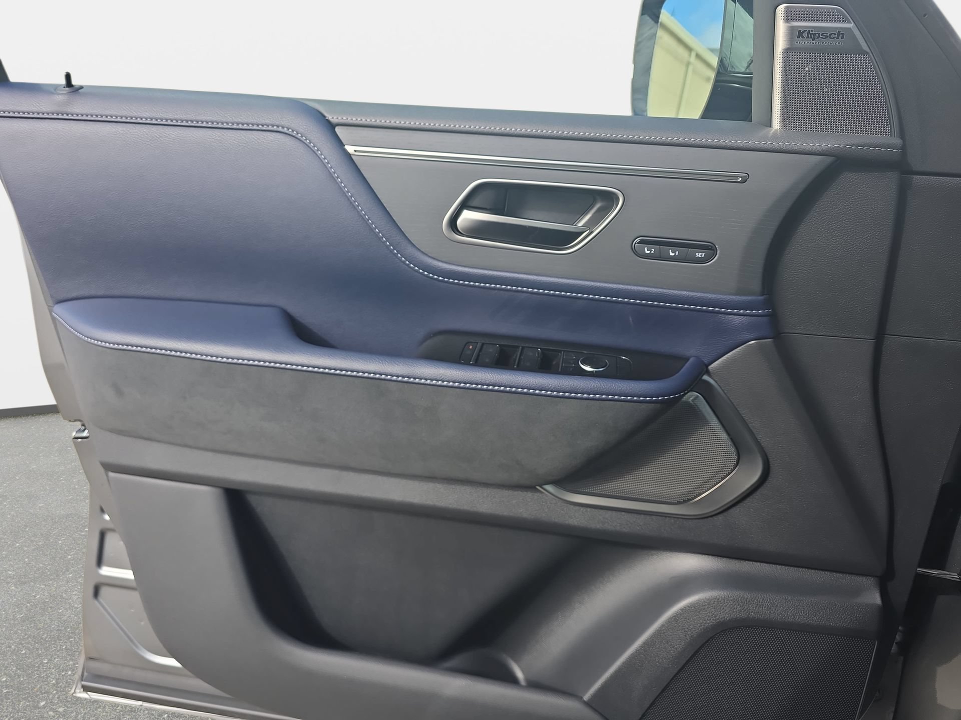 New 2026 INFINITI QX80 4WD image 26