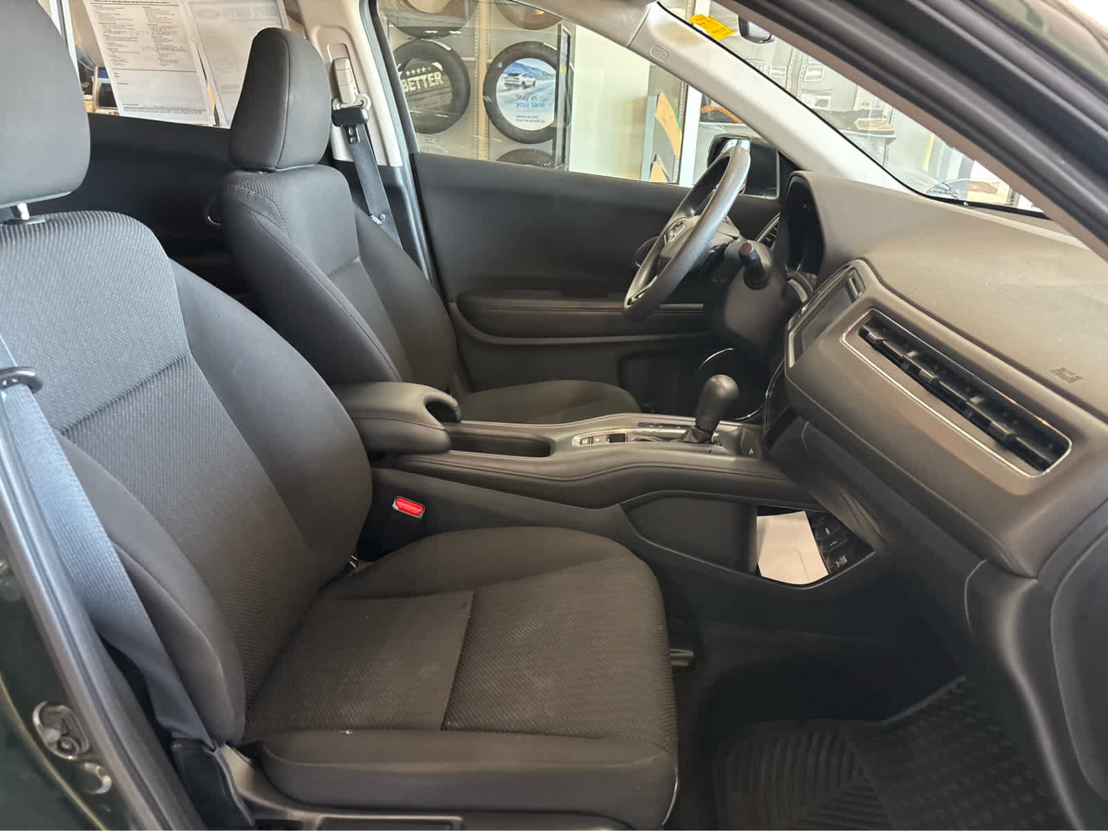 Used 2018 Honda HR-V EX image 36