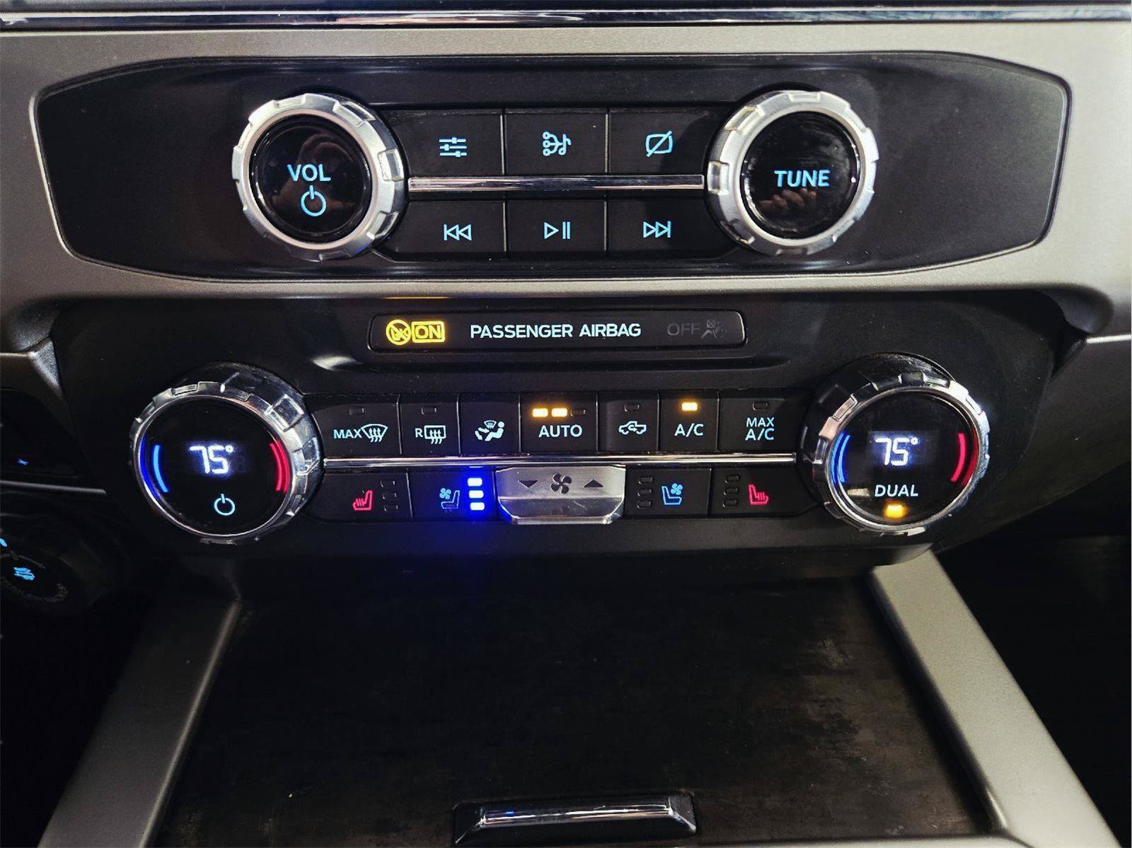 Used 2022 Ford F450 Lariat w/ Lariat Value Package AWD/4WD image 30