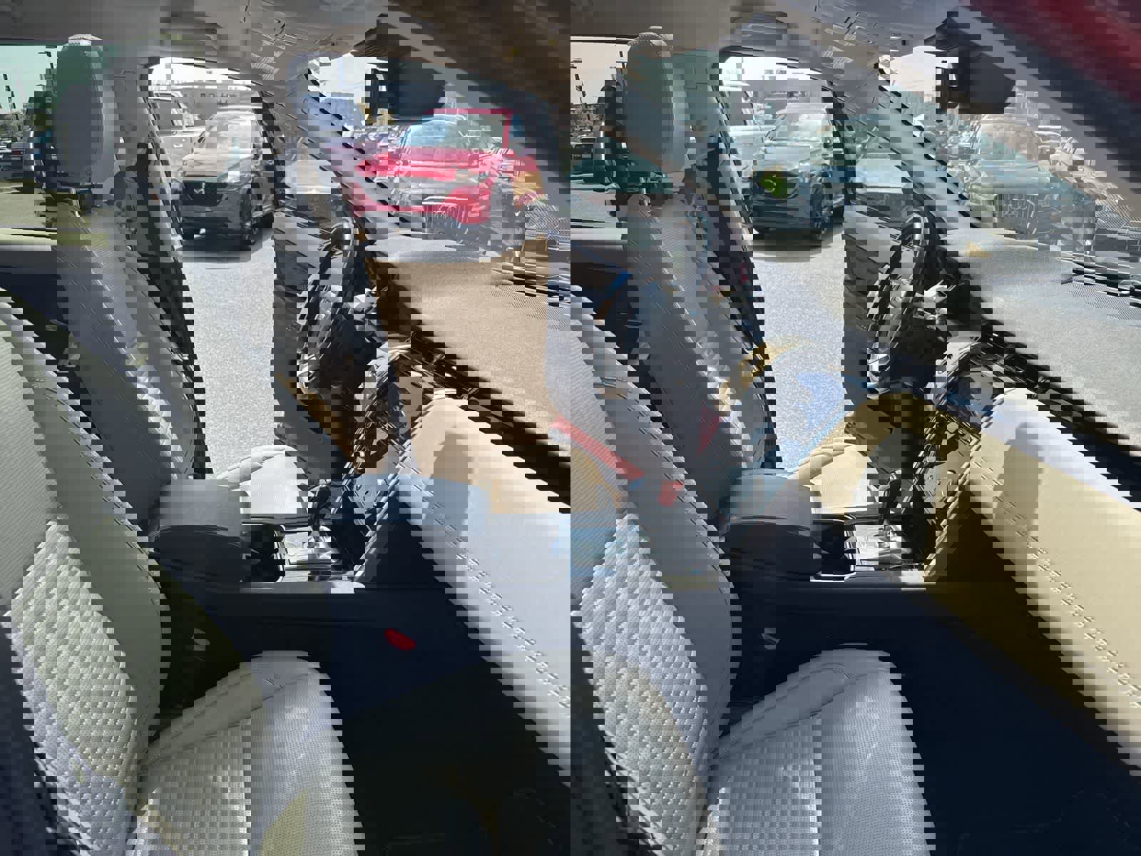 Used 2020 Land Rover Discovery Sport SE image 27