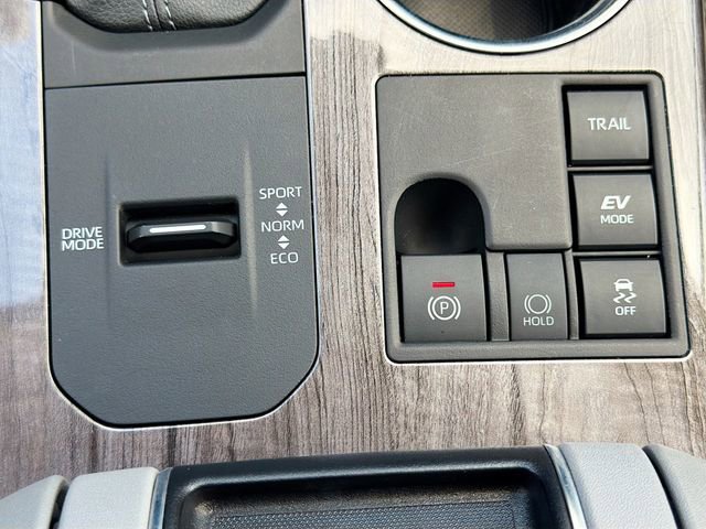 Used 2023 Toyota Highlander Limited AWD/4WD image 31