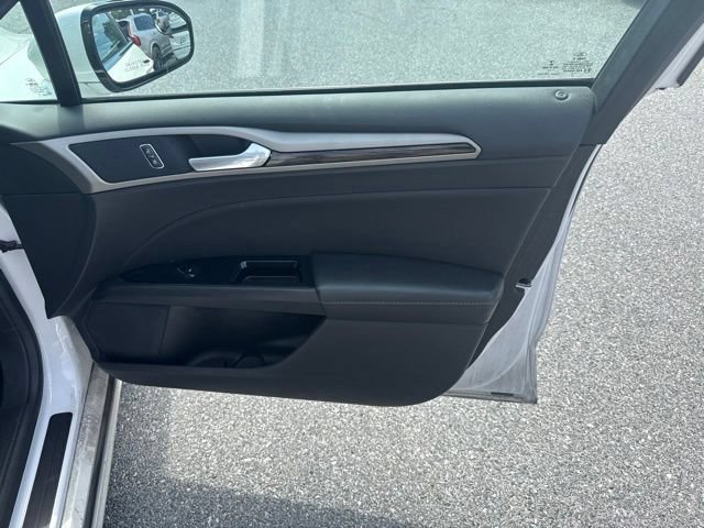 Used 2013 Ford Fusion Energi SE FWD image 4