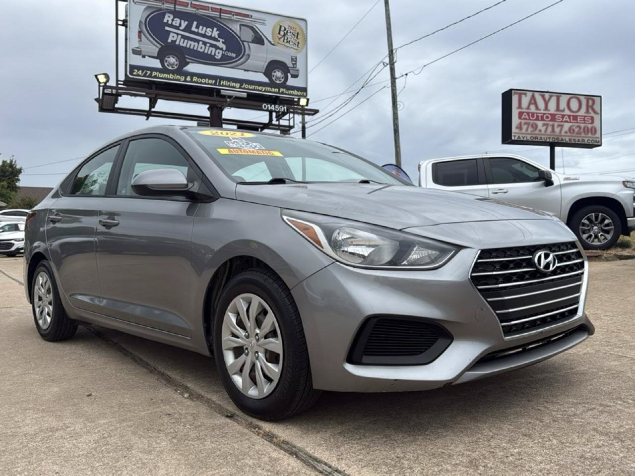 Used 2021 Hyundai Accent SE FWD image 3