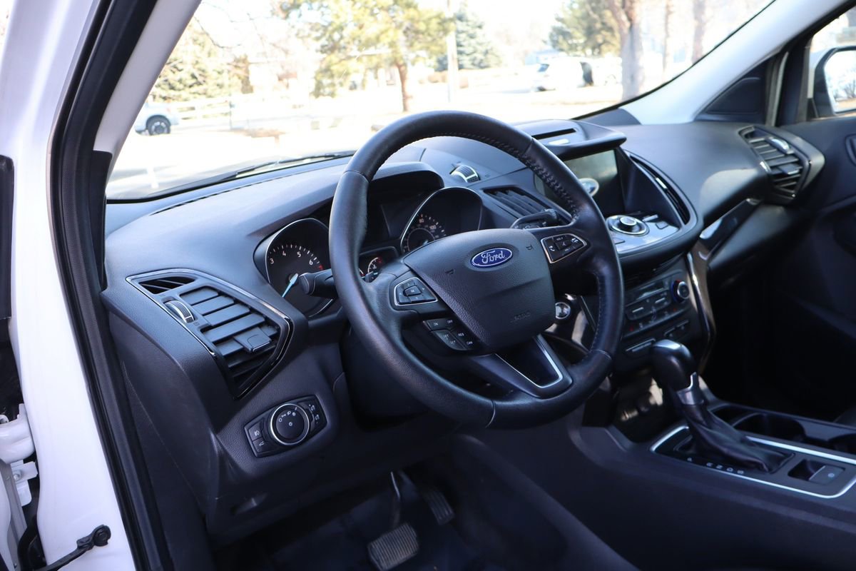 Used 2017 Ford Escape Titanium image 15