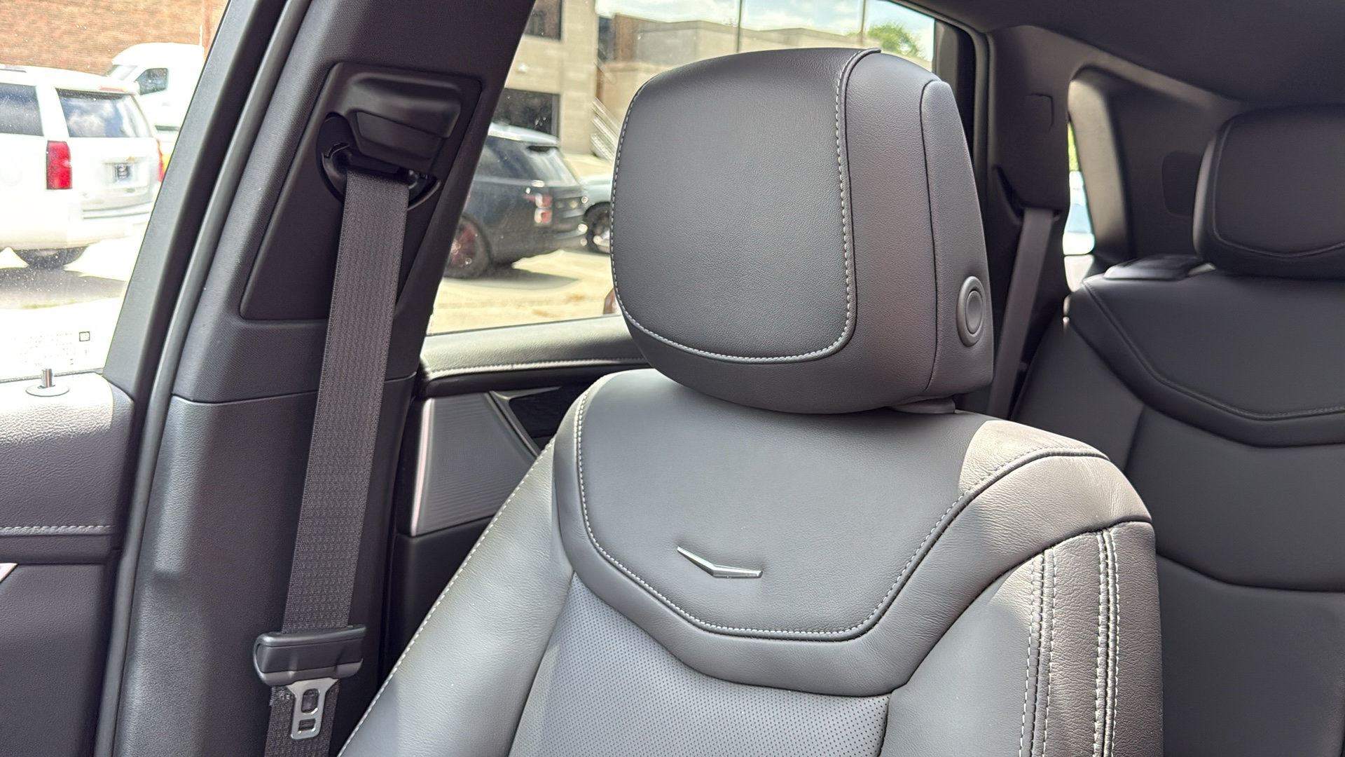 New 2026 Cadillac XT5 Premium Luxury w/ LPO, Floor Liner Package AWD/4WD image 26