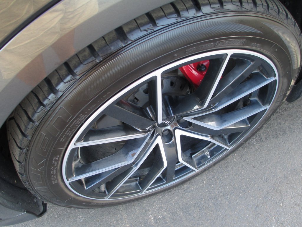 Used 2022 Audi Q8 Prestige image 11