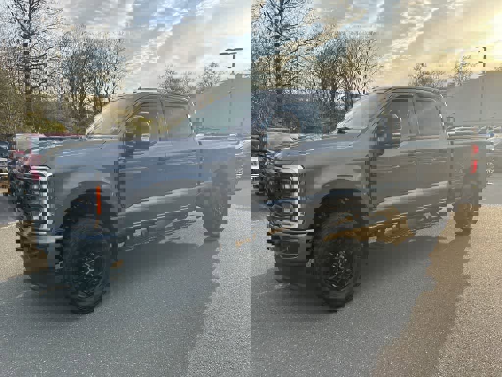 Used 2023 Ford F250 XL w/ STX Appearance Package image 3