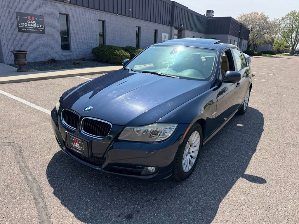 Used 2009 BMW 328i xDrive Sedan AWD/4WD image 4