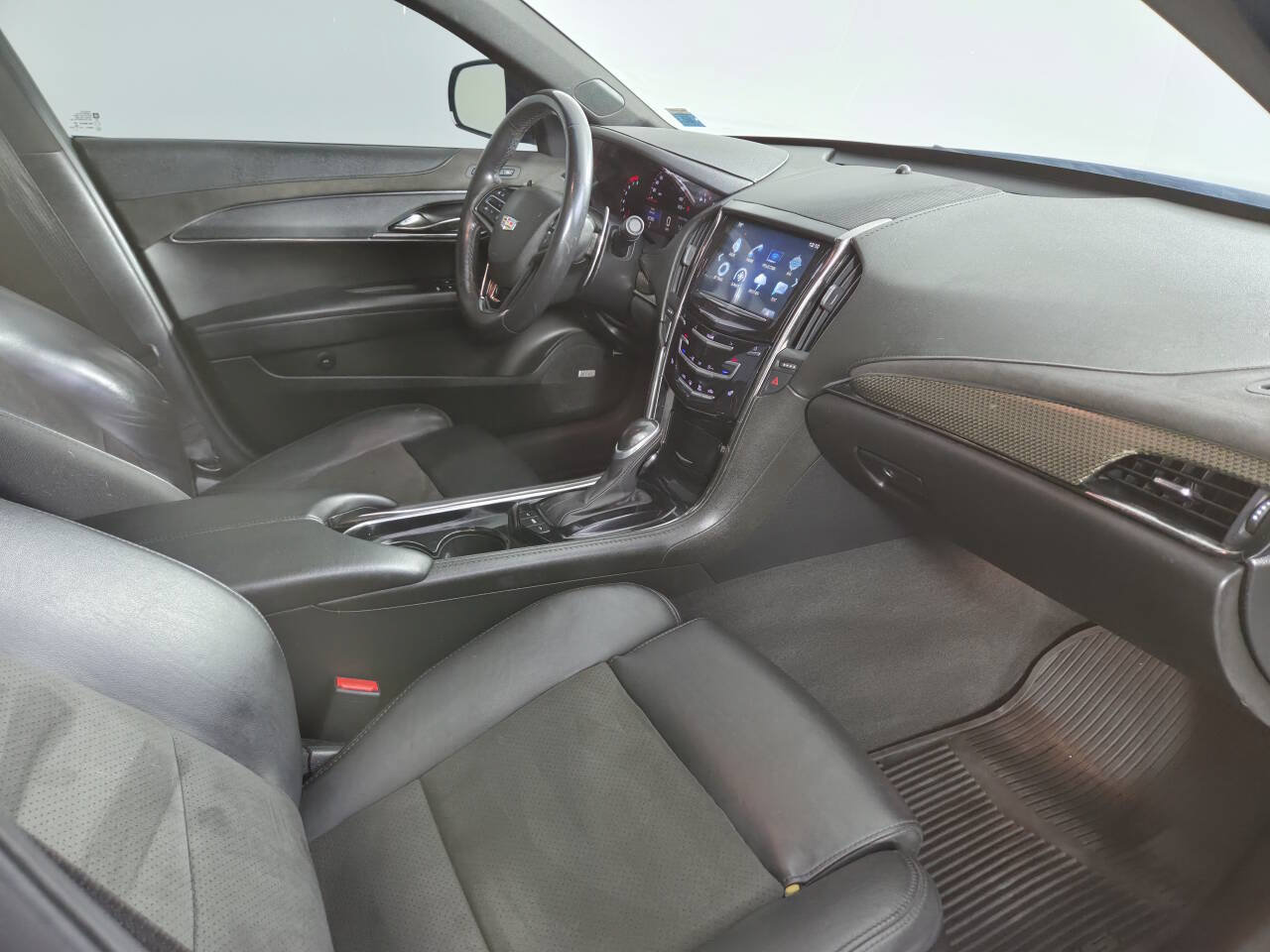 Used 2017 Cadillac ATS V w/ Luxury Package RWD image 32