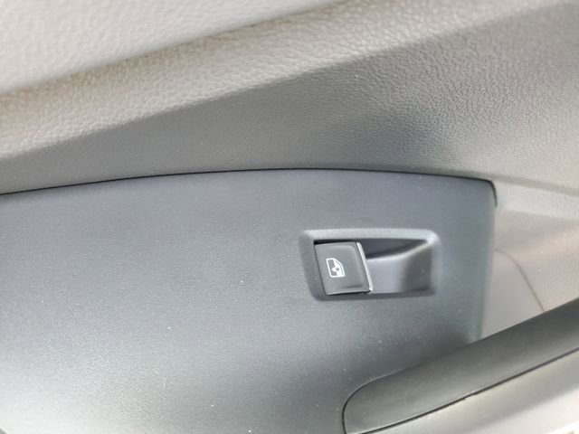 New 2026 Volkswagen Jetta SE FWD image 14
