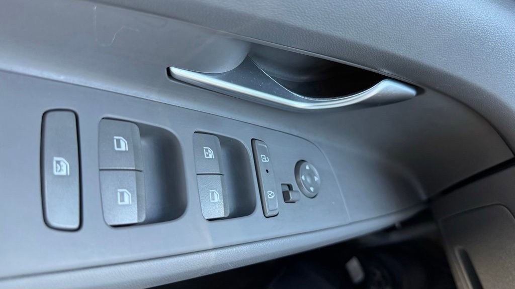 Used 2024 Hyundai Elantra SEL FWD image 19