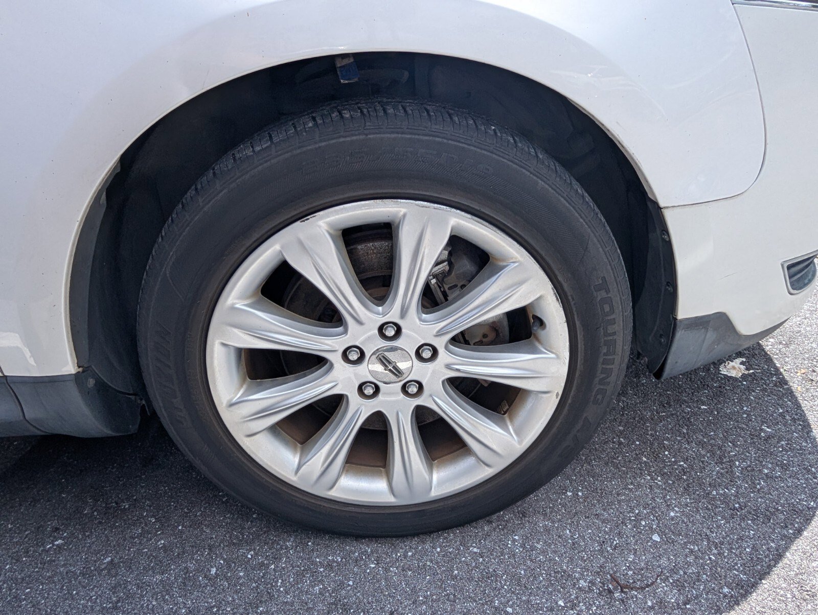 Used 2013 Lincoln MKT FWD image 20