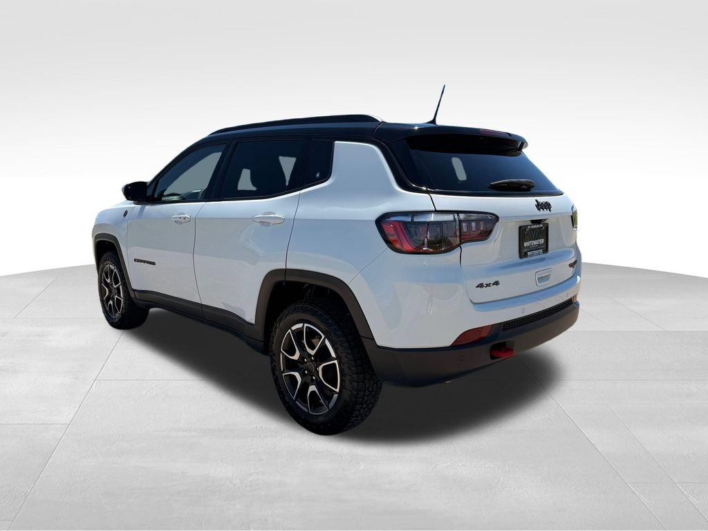 Used 2025 Jeep Compass Trailhawk AWD/4WD image 26