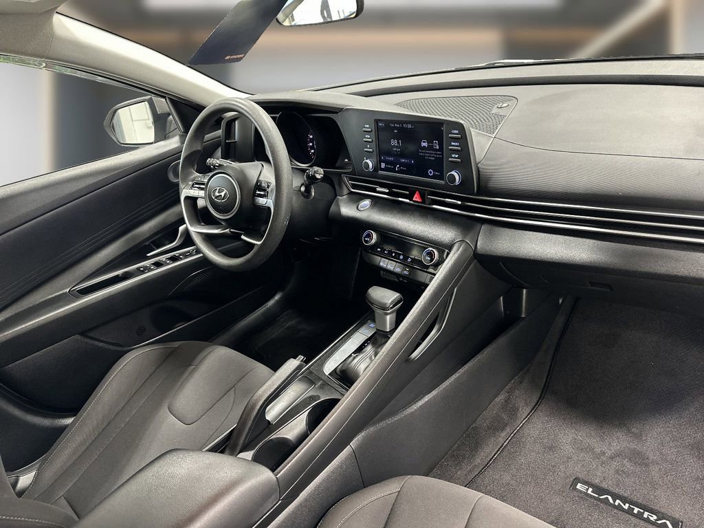 Certified 2023 Hyundai Elantra SEL FWD image 15