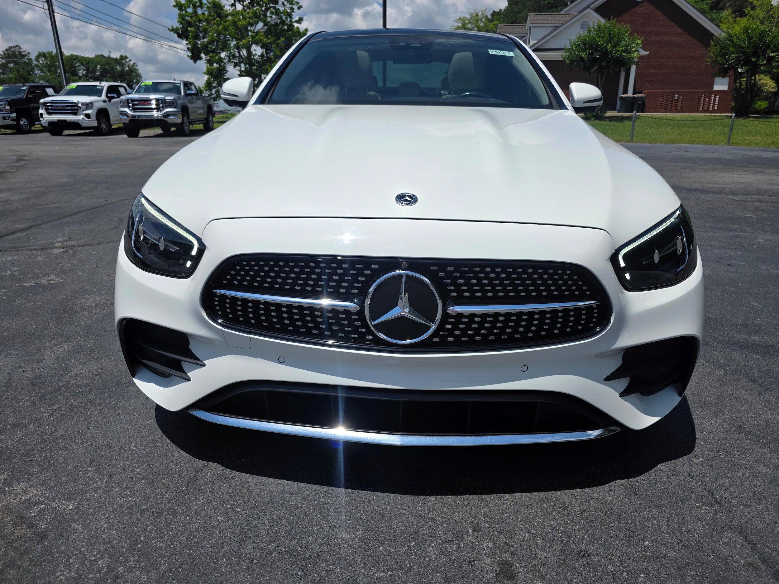 Used 2022 Mercedes-Benz E 350 4MATIC Sedan image 2