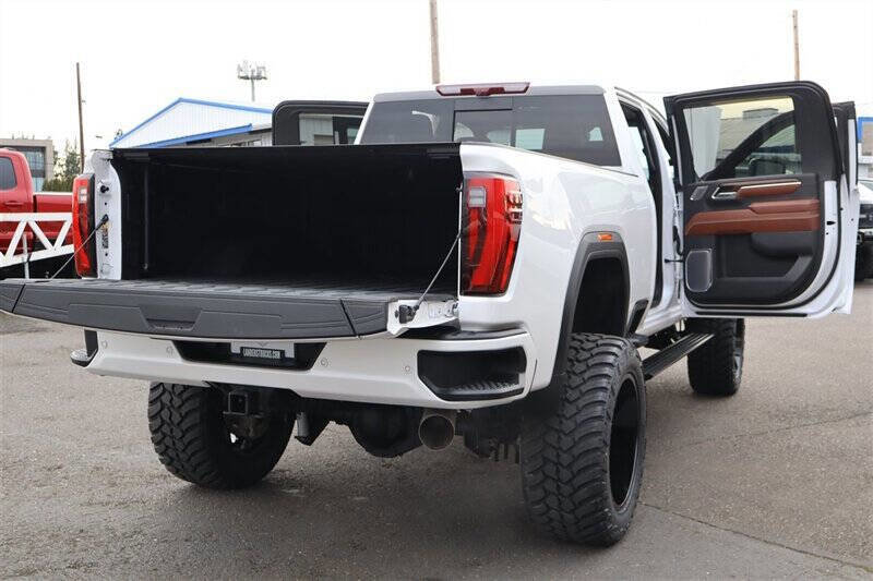 Used 2024 GMC Sierra 3500 Denali Ultimate image 39