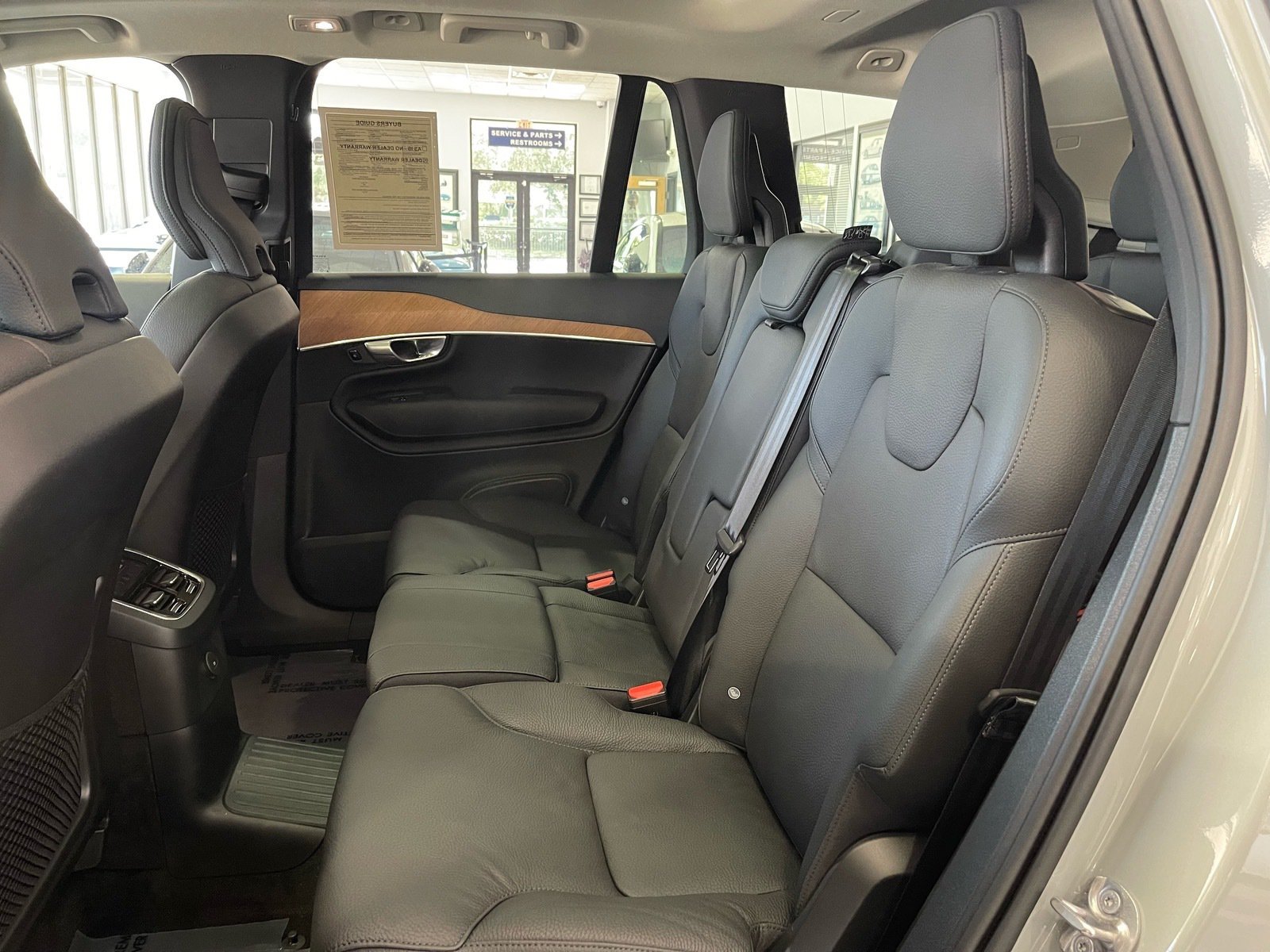 Used 2025 Volvo XC90 T8 Plus w/ Protection Package Premier AWD/4WD image 34