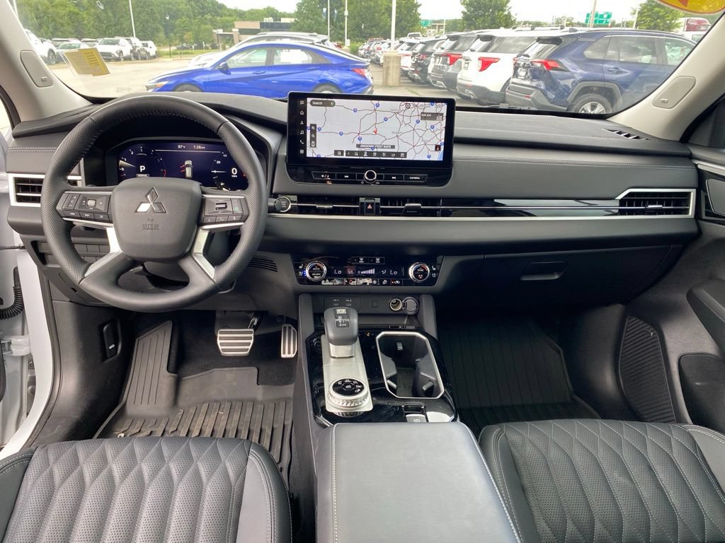 Used 2025 Mitsubishi Outlander SEL FWD image 30