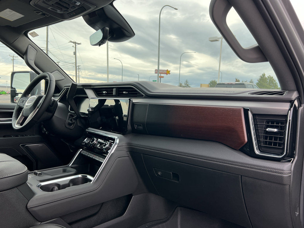 New 2026 GMC Sierra 3500 Denali w/ Denali Reserve Package image 25